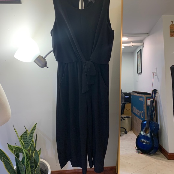 Luxology Size 4 Black wide leg romper - Picture 3 of 13